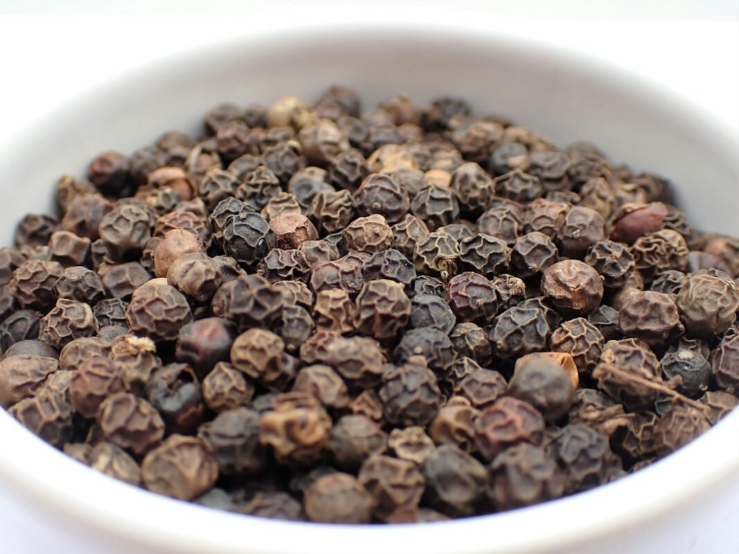 Sarawak black pepper whole peppercorns